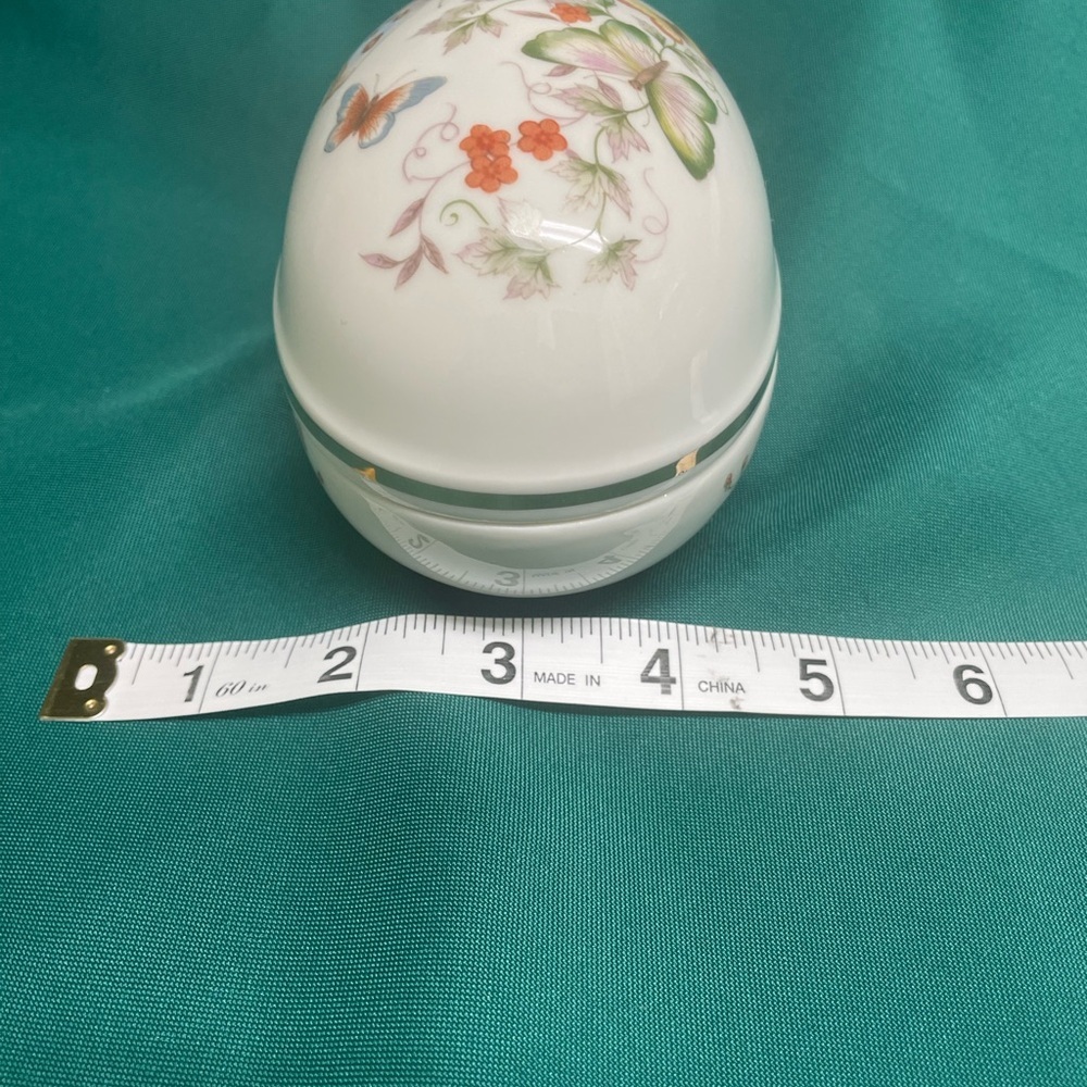 Avon Floral Porcelain Egg with Gold Accents - Picture 4 of 7